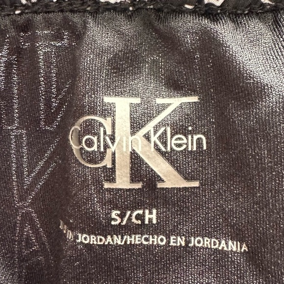 Set of 2 Calvin Klein Women’s Black/White Lined Athletic Shorts Size Small - Picture 7 of 8